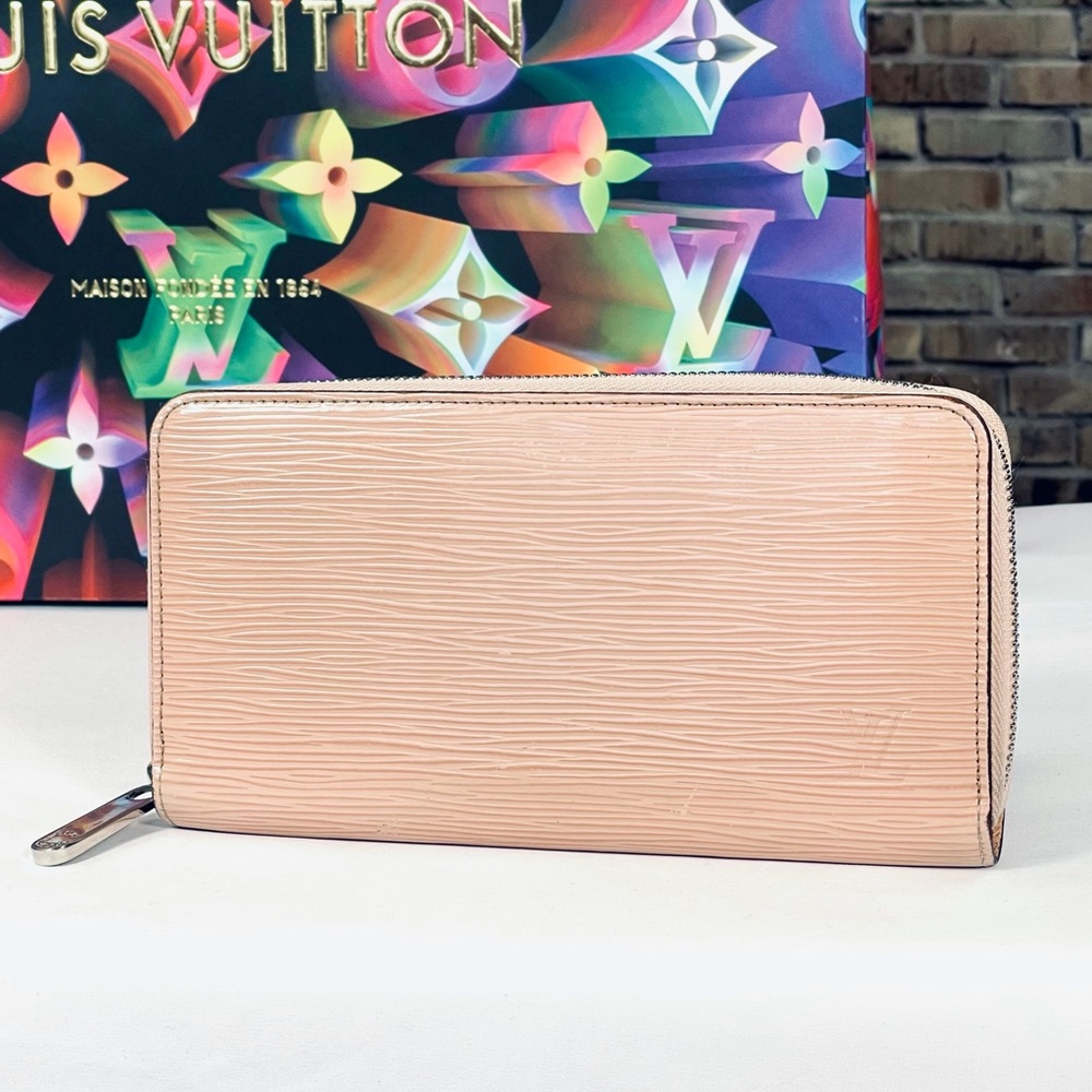 🎉HP🎉💎✨AUTHENTIC✨💎 Louis Vuitton Zippy Wallet